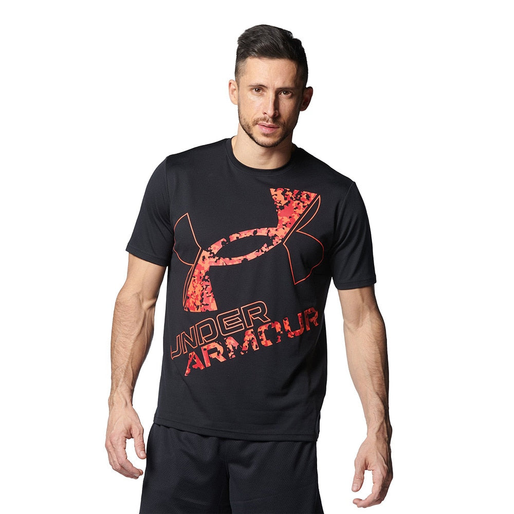 Tシャツ メンズ テック エクストララージロゴ【アンダーアーマー-ウェア】