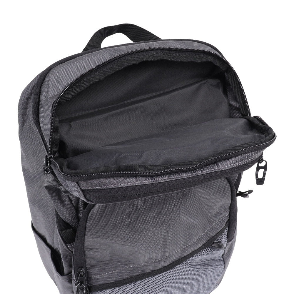 リュック Essential デイパック M 9.0 グレー 28L FOS901982-25N バックパック リュックサック 撥水