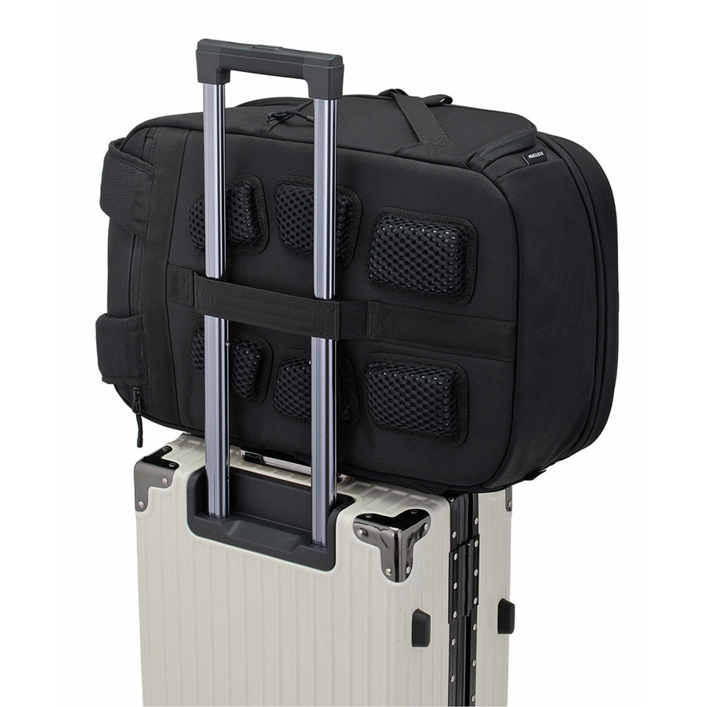 リュックトライアンフ ジム バックパック 黒 35L 6007430 001 リュックサック ジム 耐水性