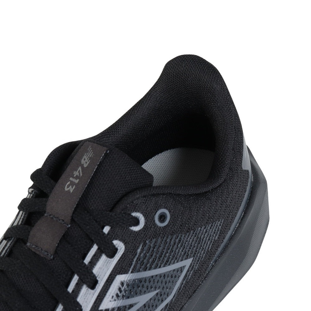 スポーツシューズ ランニングシューズ 413 v3 M413LA32E