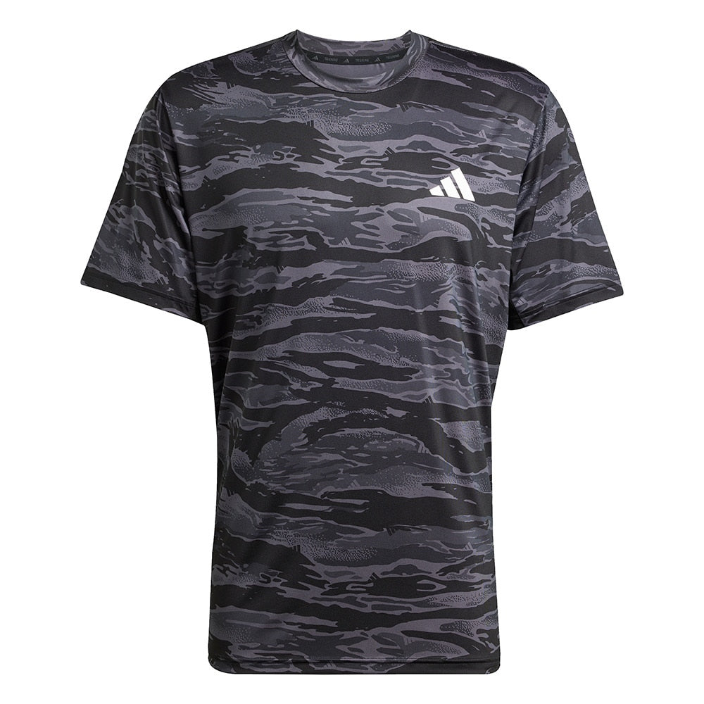 トレイン エッセンシャルズ カモ AOP 半袖Tシャツ KQC46-JN5953
