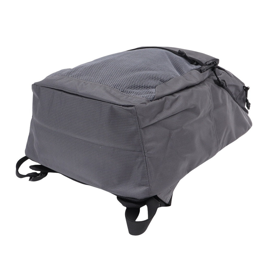 リュック Essential デイパック M 9.0 グレー 28L FOS901982-25N バックパック リュックサック 撥水