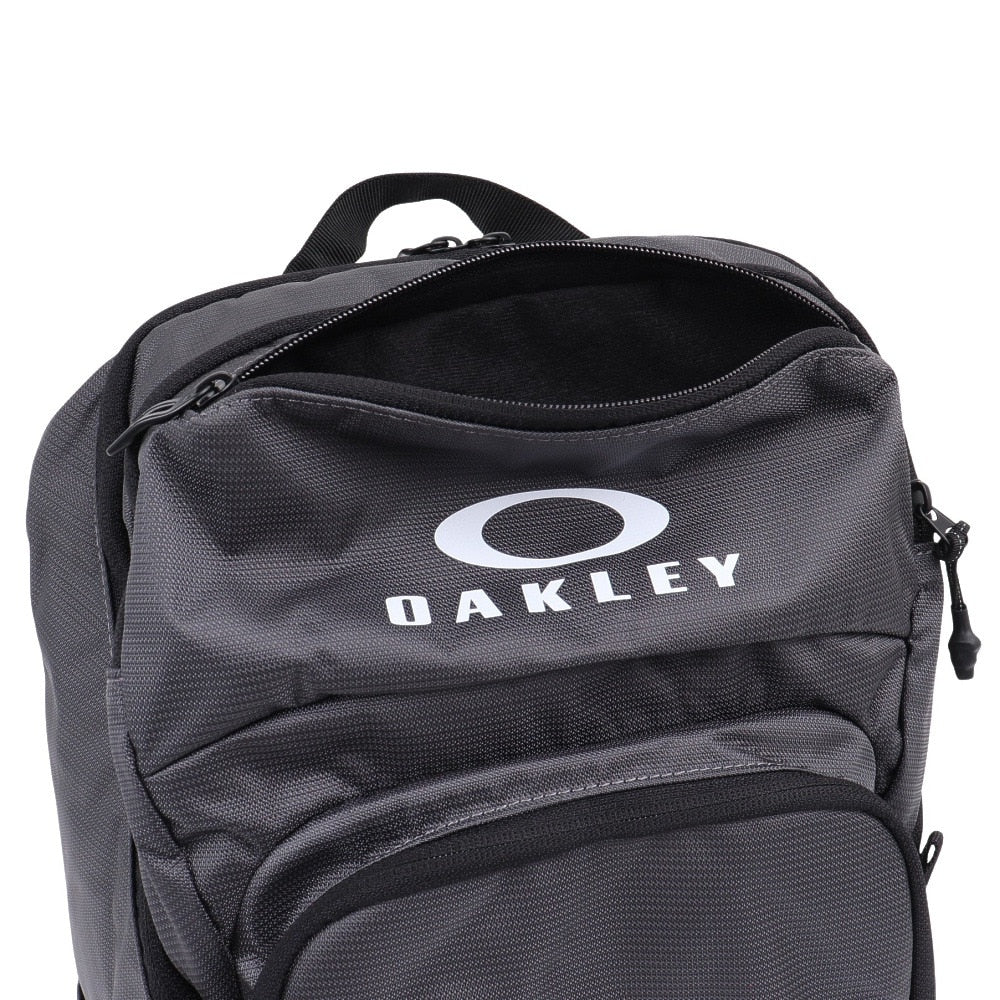 リュック Essential デイパック M 9.0 グレー 28L FOS901982-25N バックパック リュックサック 撥水