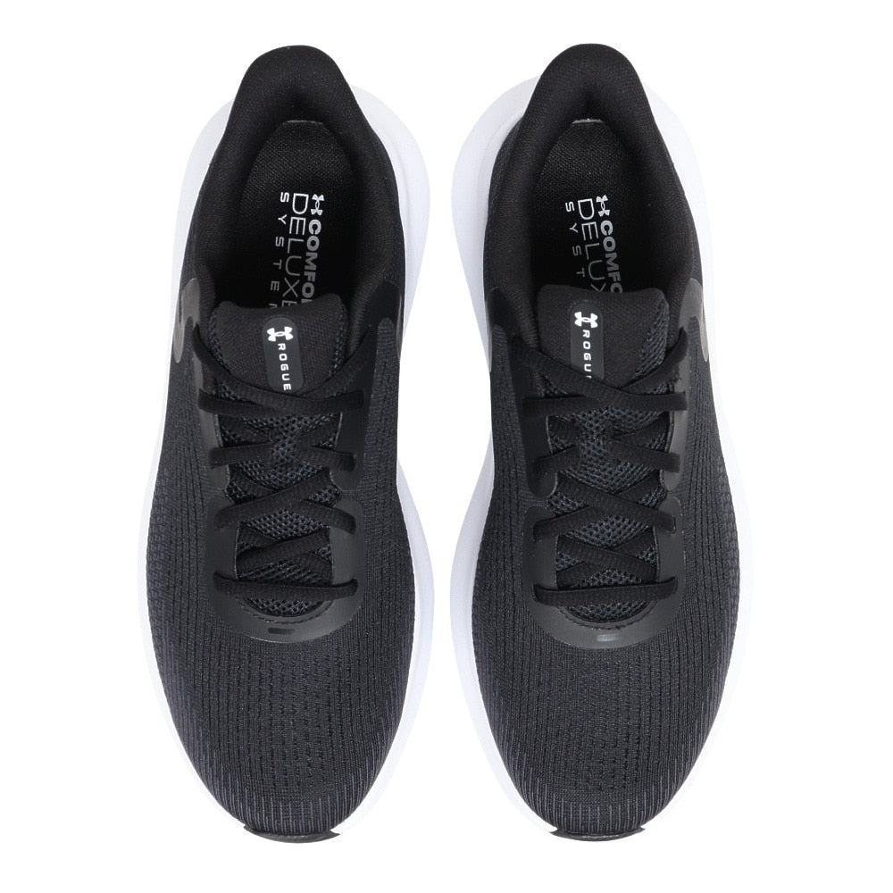 ランニングシューズ ジョギングシューズ チャージド ローグ 5 ワイド ブラック ホワイト 3028255 001