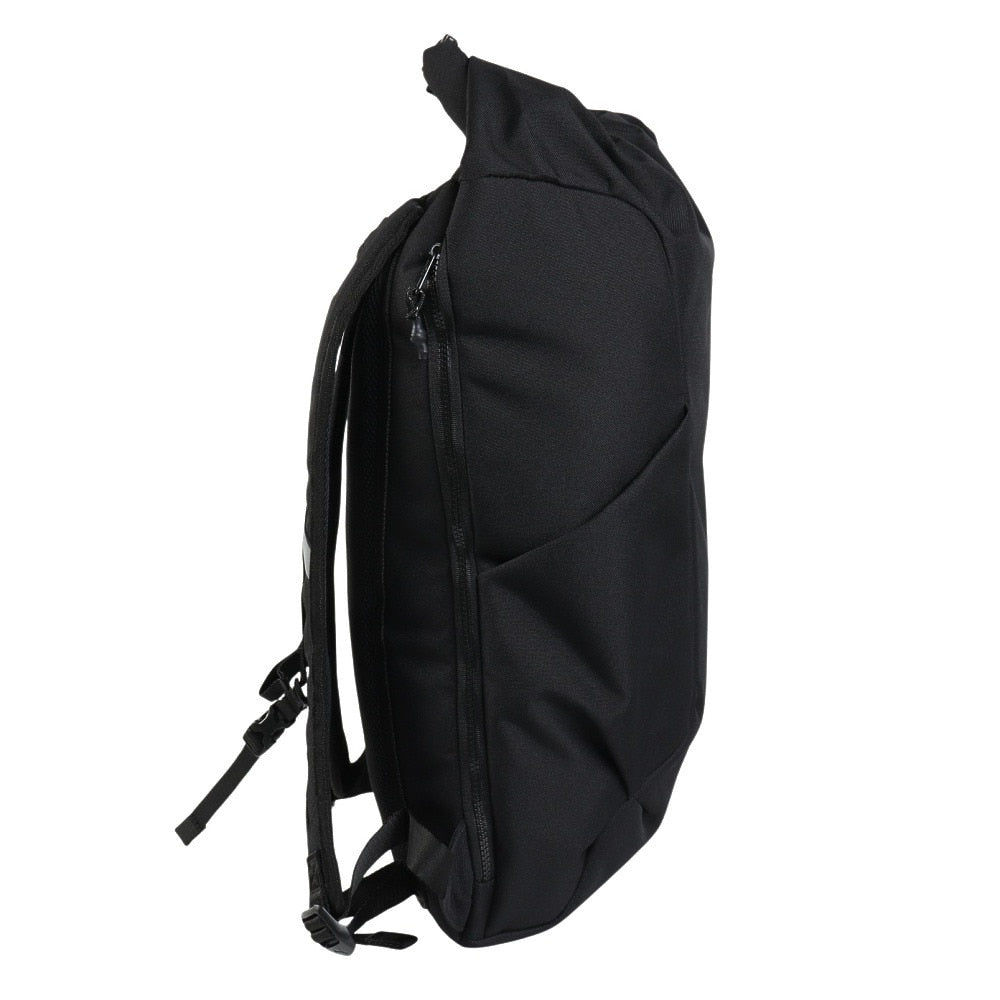 バックパック スポーツバッグ MWQミディアム ロールトップ 黒 22L 09205601 リュック デイバッグ