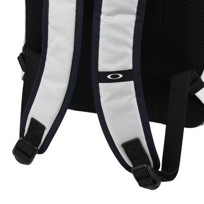 バック Essential ディパック M 9.0 ライトグレー 28L FOS901982-68S 学校 学生 会社 仕事 通勤 通学